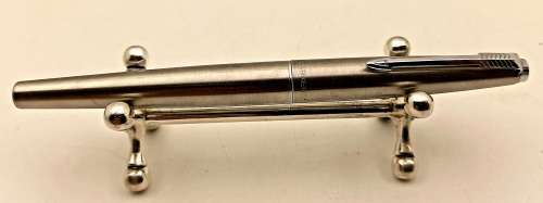 Vintage Parker 45 Fountain Pen -Silver Trim see condition - Cartrige Empty