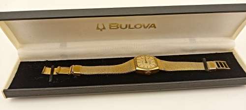Vintage Ladies BULOVA  ACCUTRON Quartz Watch in Box- Working