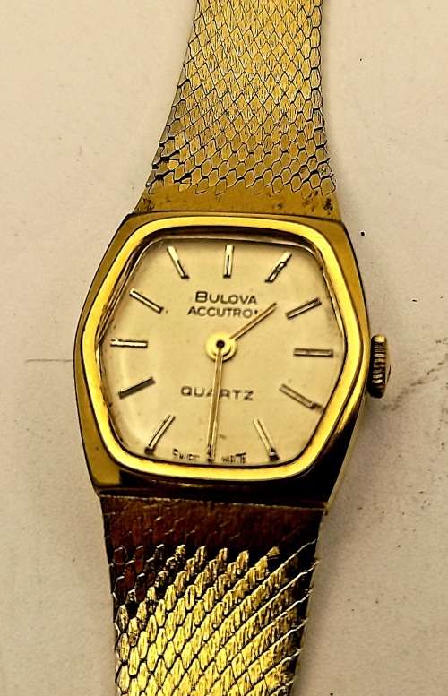 Vintage Ladies BULOVA  ACCUTRON Quartz Watch in Box- Working