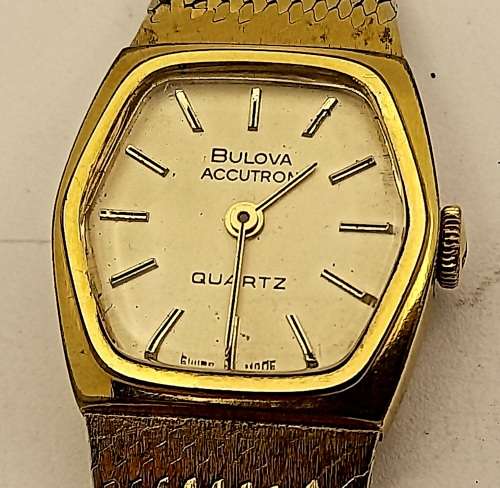 Vintage Ladies BULOVA  ACCUTRON Quartz Watch in Box- Working