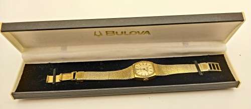 Vintage Ladies BULOVA  ACCUTRON Quartz Watch in Box- Working
