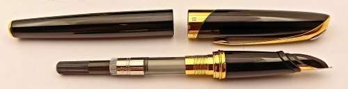 Unused Black Ellipse Parker Fountain Pen with 18kt Gold 750  Medium Nib in Box -Made in France