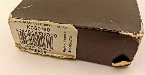 Unused Black Ellipse Parker Fountain Pen with 18kt Gold 750  Medium Nib in Box -Made in France