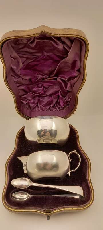 Antique Hallmarked Sterling Silver Creamer and Sugar set 106,53 Grams -Boxed