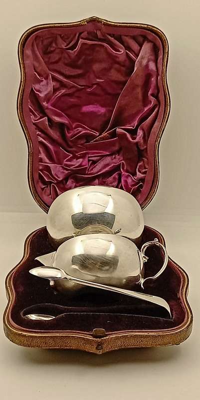 Antique Hallmarked Sterling Silver Creamer and Sugar set 106,53 Grams -Boxed