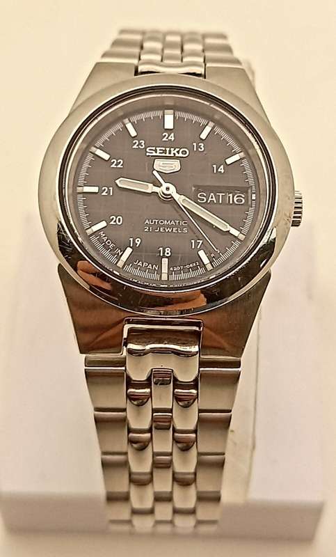 1990 Seiko Automatic Ladies watch -21 Jewels serial 002465 -Working-Movement 4207