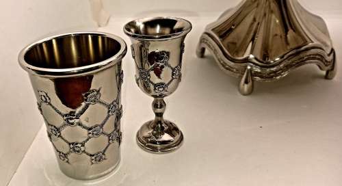 Large Vintage Silver plated Kiddush Wine Fountain with 1 Large and 8 smaller Cups
