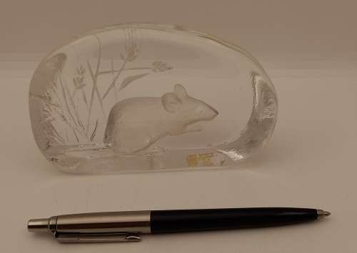 Collectable Mats Jonasson Full Lead Crystal Paperweight made in Sweden -581 Grams