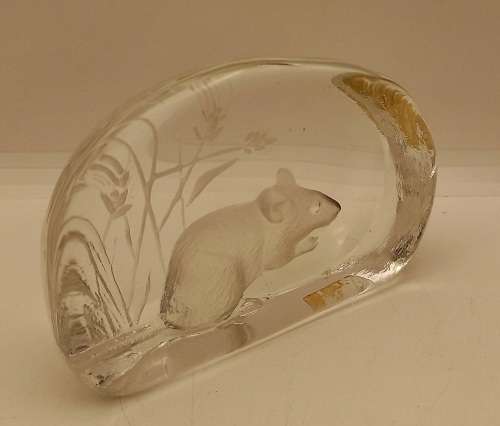Collectable Mats Jonasson Full Lead Crystal Paperweight made in Sweden -581 Grams