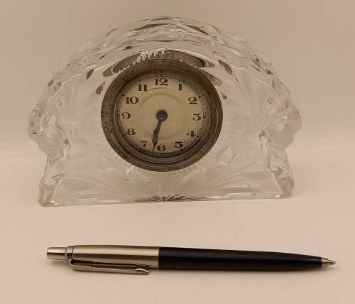 Vintage Crystal Clock ( clock need service or repairs) only runs for few minutes