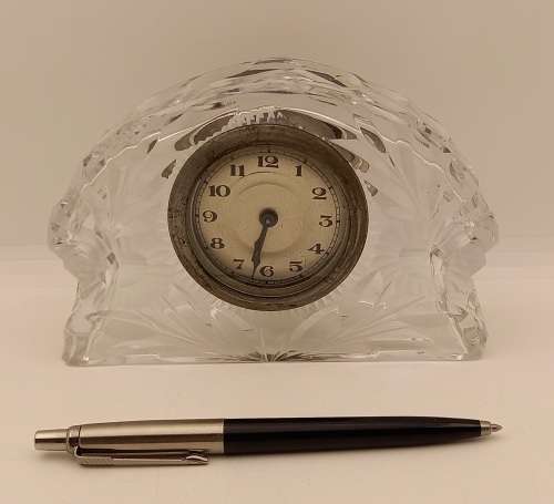 Vintage Crystal Clock ( clock need service or repairs) only runs for few minutes