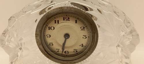 Vintage Crystal Clock ( clock need service or repairs) only runs for few minutes