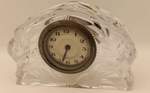Vintage Crystal Clock ( clock need service or repairs) only runs for few minutes