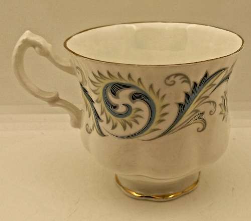 Vintage Royal Standard "Garland" Fine Bone China Tea Cup 82x107x82mm