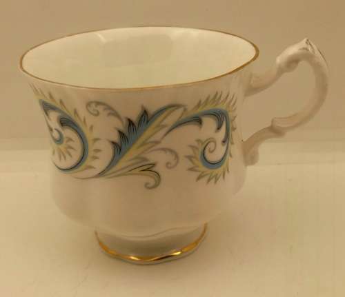 Vintage Royal Standard "Garland" Fine Bone China Tea Cup 82x107x82mm