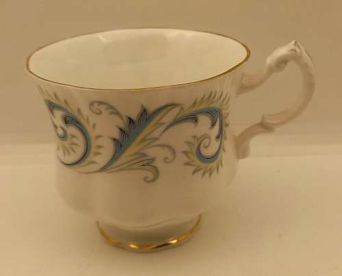 Vintage Royal Standard "Garland" Fine Bone China Tea Cup 82x107x82mm