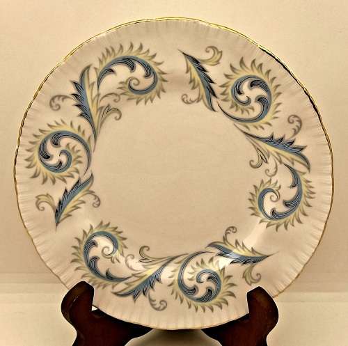 Vintage Royal Standard "Garland" Fine Bone China Side Plate 150mm