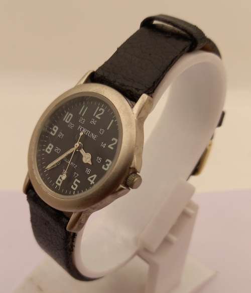 Pre-owned Fortune Quarts watch with Japan Movement-Working