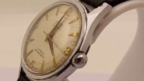 1940-1950`s Vintage Tourist Incabloc Swiss Watch 21 Jewels - working and holding time