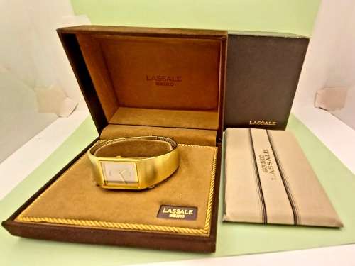 Pre-owned 1980`s Ladies Seiko Lassale Quartz watch 8420-6179  in Box -Working- engraved on backplate