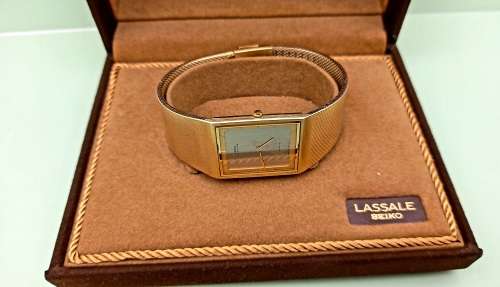 Pre-owned 1980`s Ladies Seiko Lassale Quartz watch 8420-6179  in Box -Working- engraved on backplate