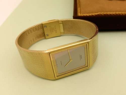 Pre-owned 1980`s Ladies Seiko Lassale Quartz watch 8420-6179  in Box -Working- engraved on backplate
