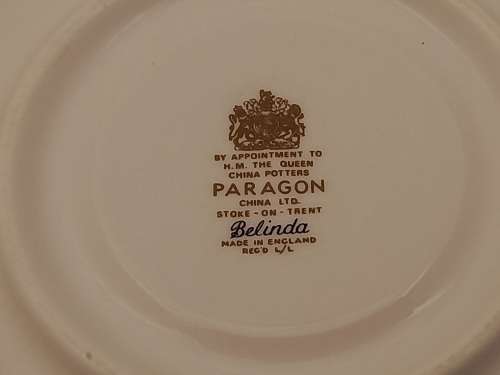 Vintage Paragon BELINDA Stoke-on-Trent Duo-By Appointment to the Queen-cup has a chip on bottom