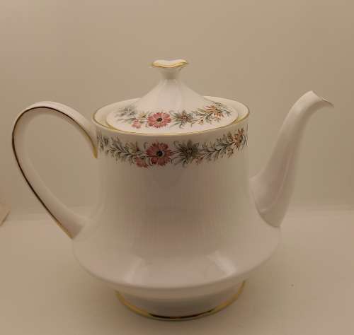 Vintage Paragon BELINDA Stoke-on-Trent Teapot-By Appointment to the Queen-Lid has a chip