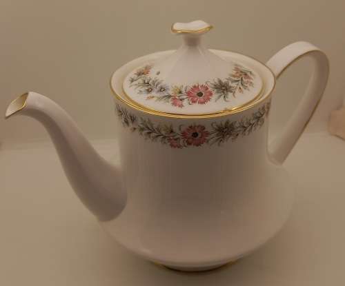 Vintage Paragon BELINDA Stoke-on-Trent Teapot-By Appointment to the Queen-Lid has a chip