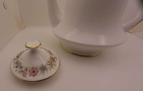 Vintage Paragon BELINDA Stoke-on-Trent Teapot-By Appointment to the Queen-Lid has a chip
