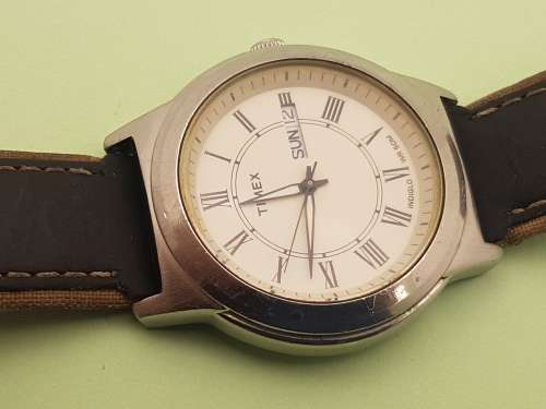 Pre-owned Mens Timex Indiglo WR50M Quarts watch - Working -Leather Strap