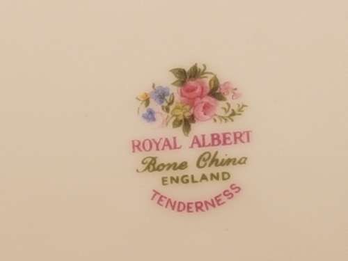 1970's Royal Albert TENDERNESS Cake Plate 270x236mm