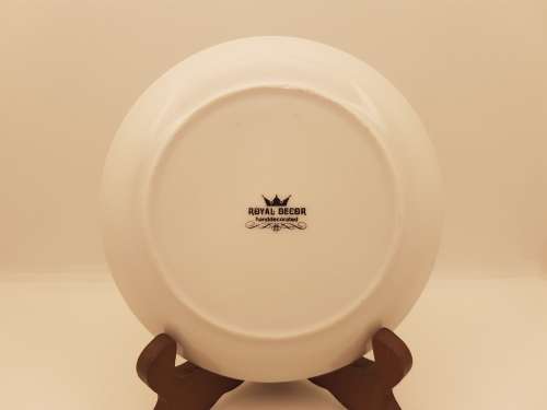 a Small Royal Decor Hand Decorated Plate 145mm