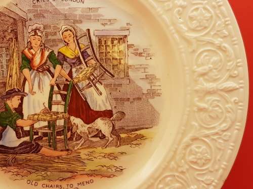 Vintage Crown Devon Fieldings Cries of London Plate -'' Old Chairs to Mend ''-Hand Painted England