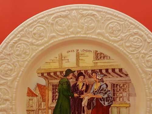 Vintage Crown Devon Fieldings Cries of London Plate -'' A new Love song ''-Hand Painted England