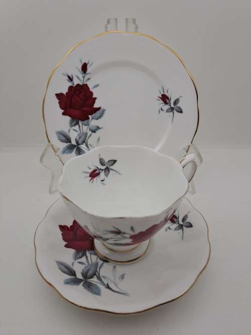 Vintage Royal Albert Bone China `Sweet Romance` Trio -see condition