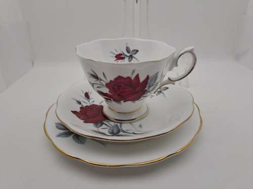 Vintage Royal Albert Bone China `Sweet Romance` Trio -see condition