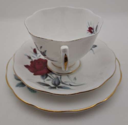 Vintage Royal Albert Bone China `Sweet Romance` Trio -see condition