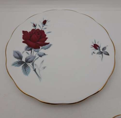 Vintage Royal Albert Bone China `Sweet Romance` Trio -see condition