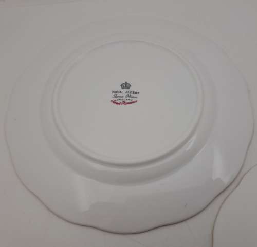 Vintage Royal Albert Bone China `Sweet Romance` Trio -see condition