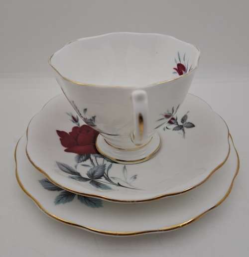 Vintage Royal Albert Bone China `Sweet Romance` Trio -see condition