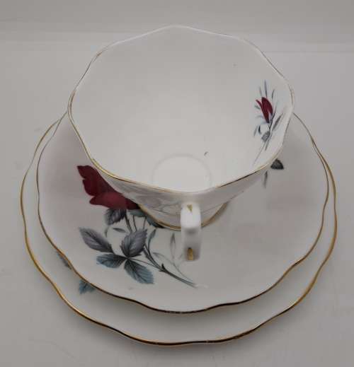 Vintage Royal Albert Bone China `Sweet Romance` Trio -see condition