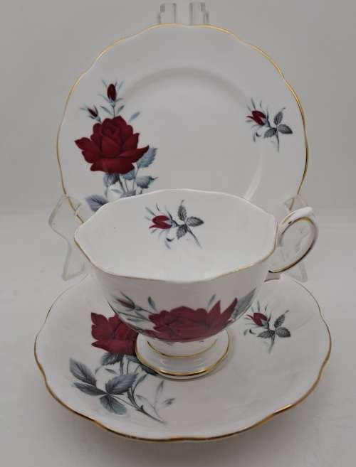 Vintage Royal Albert Bone China `Sweet Romance` Trio -see condition