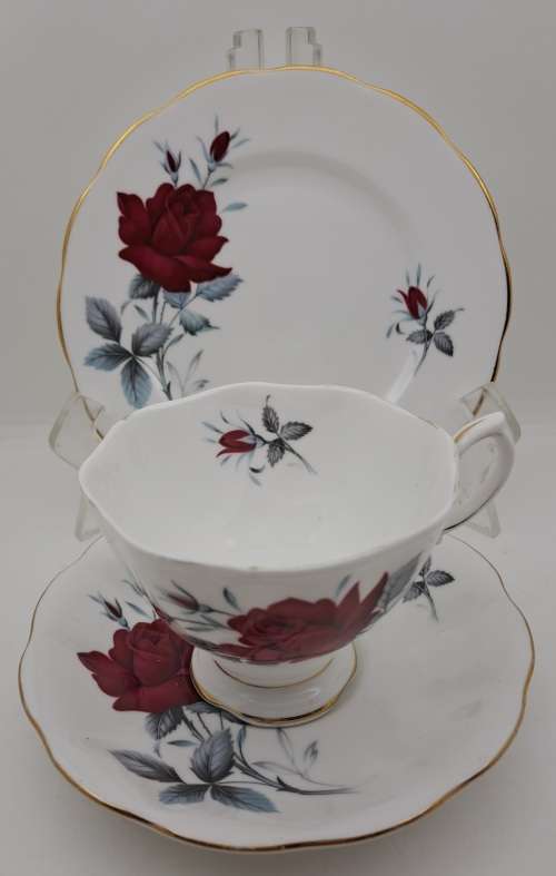 Vintage Royal Albert Bone China `Sweet Romance` Trio -see condition