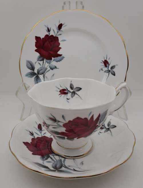Vintage Royal Albert Bone China `Sweet Romance` Trio -see condition
