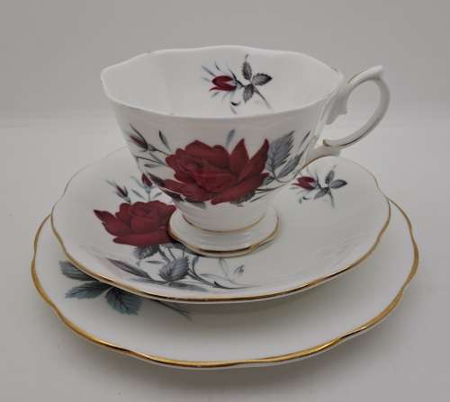 Vintage Royal Albert Bone China `Sweet Romance` Trio -see condition
