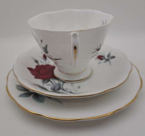 Vintage Royal Albert Bone China `Sweet Romance` Trio -see condition