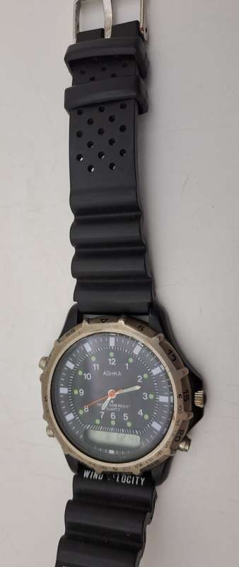 Pre-owned ASHKA Quartz Watch Digital & Analogue-Japan -Working -New Battery Rubber Band
