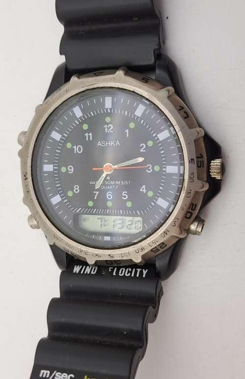 Pre-owned ASHKA Quartz Watch Digital & Analogue-Japan -Working -New Battery Rubber Band