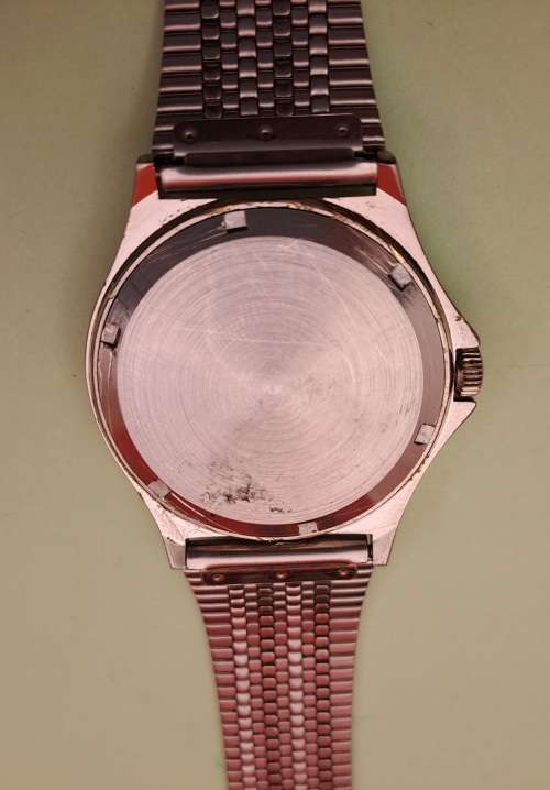 Pre-owned Vintage  Quartz  watch -working with New Battery- Mercedes